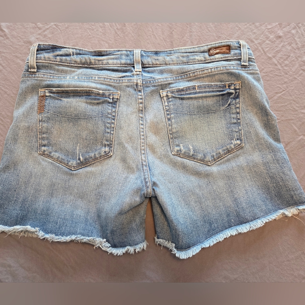 PAIGE Premium Denim~Jimmy Jimmy Denim Shorts~Raw Hem~Medium Wash~sz 30